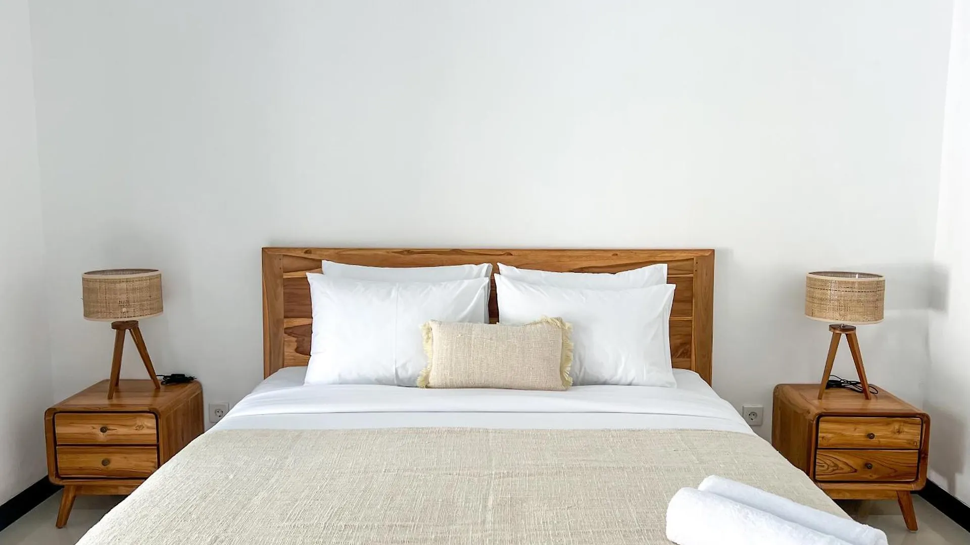 Luxe 2Bedrooms D Villa Berawa - Near Beach,Finns & Atlas Canggu